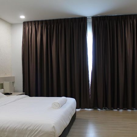 The Velton Inn Bintulu Buitenkant foto