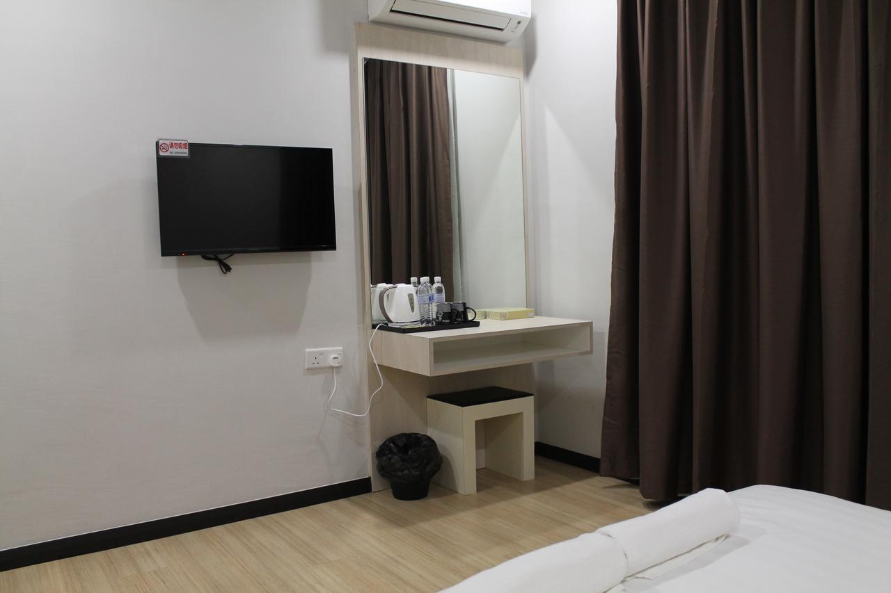 The Velton Inn Bintulu Buitenkant foto