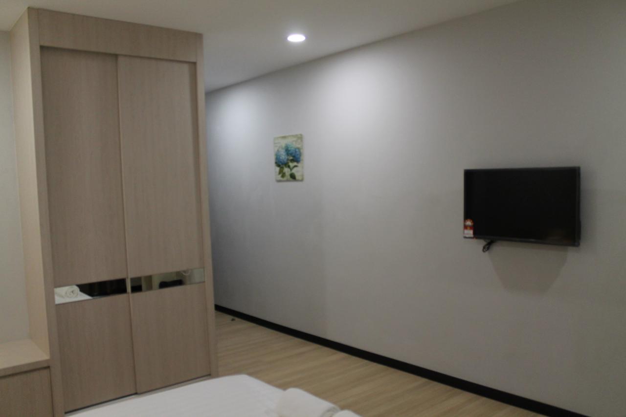 The Velton Inn Bintulu Buitenkant foto