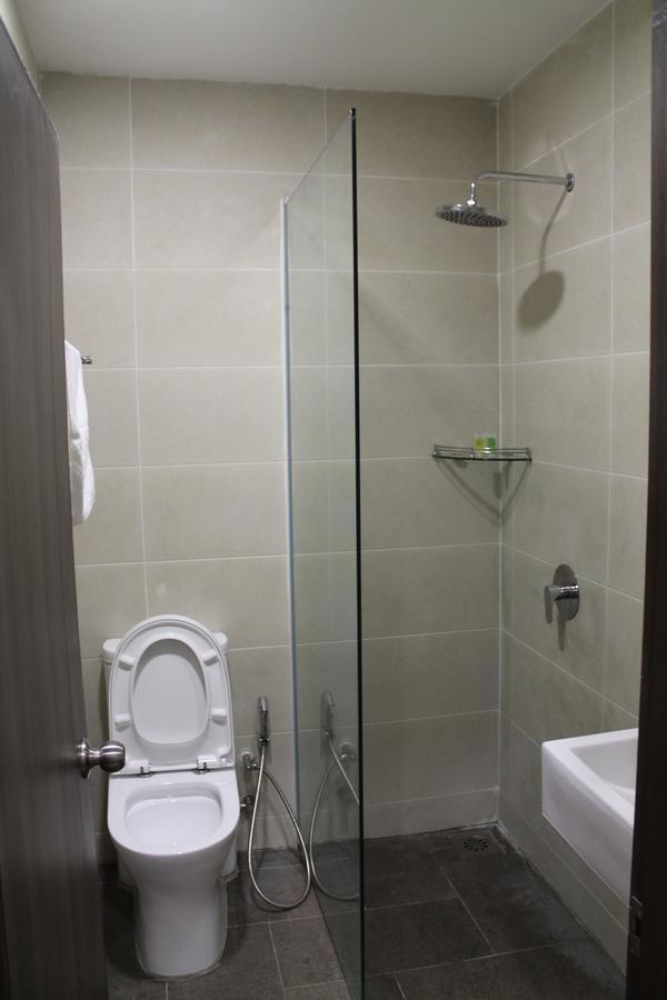 The Velton Inn Bintulu Buitenkant foto